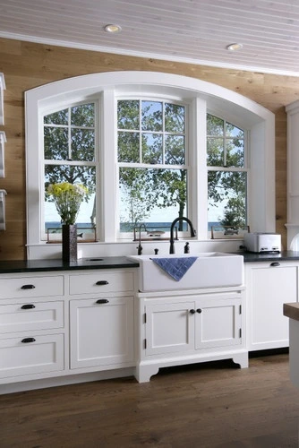 All-Weather Comfort with Sealed, Multi-Layered Windows