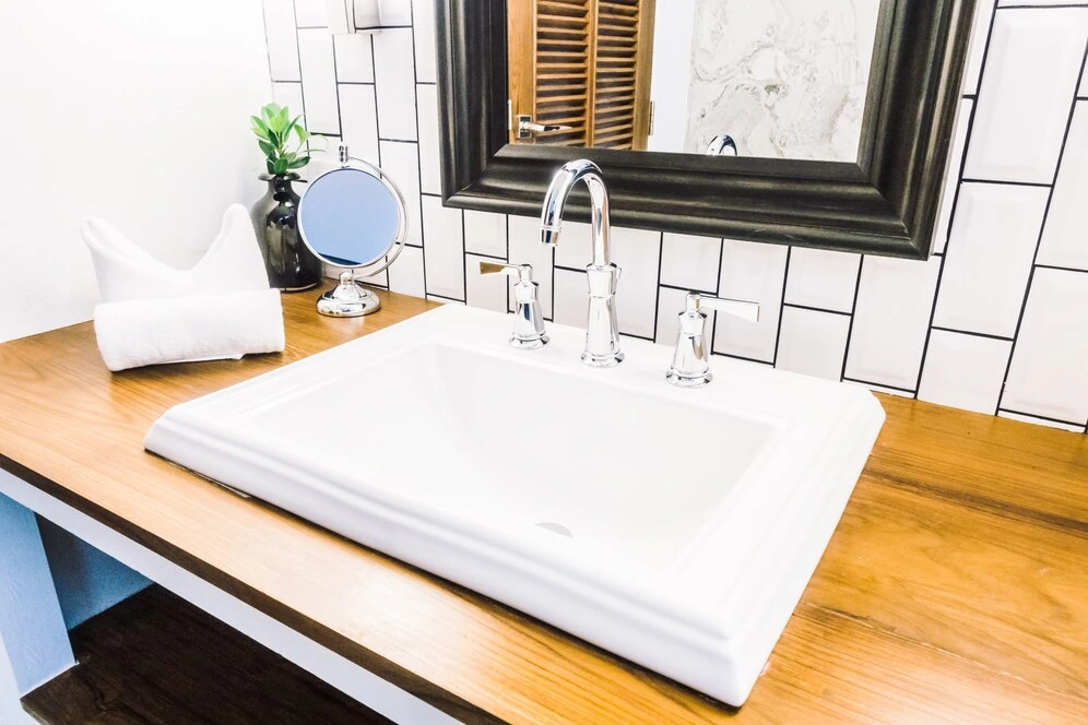 Stylish Countertops and Backsplashes